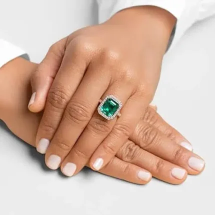 Women's emerald ring