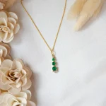 Women's emerald necklace with brilliant-cut diamonds and 18 carat gold -15.66 grams - code: ndf1327