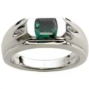 SEO issue: The featured image should be at least 200 by 200 pixels to be picked up by Facebook and other social media sites.