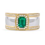 Men’s 18K yellow gold ring with emerald
