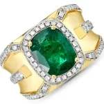 Men's 18K gold ring with emerald cut and brilliant cut diamonds for elegant and luxury men's fashion