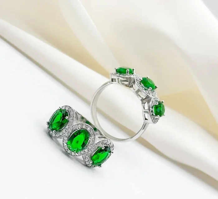 Women’s Emerald Gold Ring – Luxury Jewelry, Code 10361
