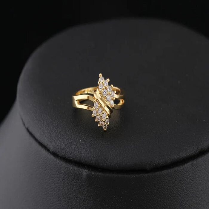 Attractive women's rings with diamonds and 100% 18k gold for women's engagement - best quality - Image 1