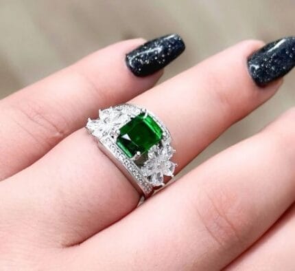 Women’s Emerald Gold Ring – Code 10507