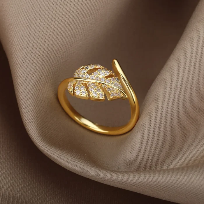 Women's gold ring with leaf design and fashionable 18k gold - gold color - special and professional design - Image 4