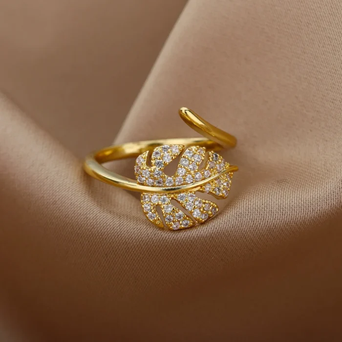 Women's gold ring with leaf design and fashionable 18k gold - gold color - special and professional design - Image 3