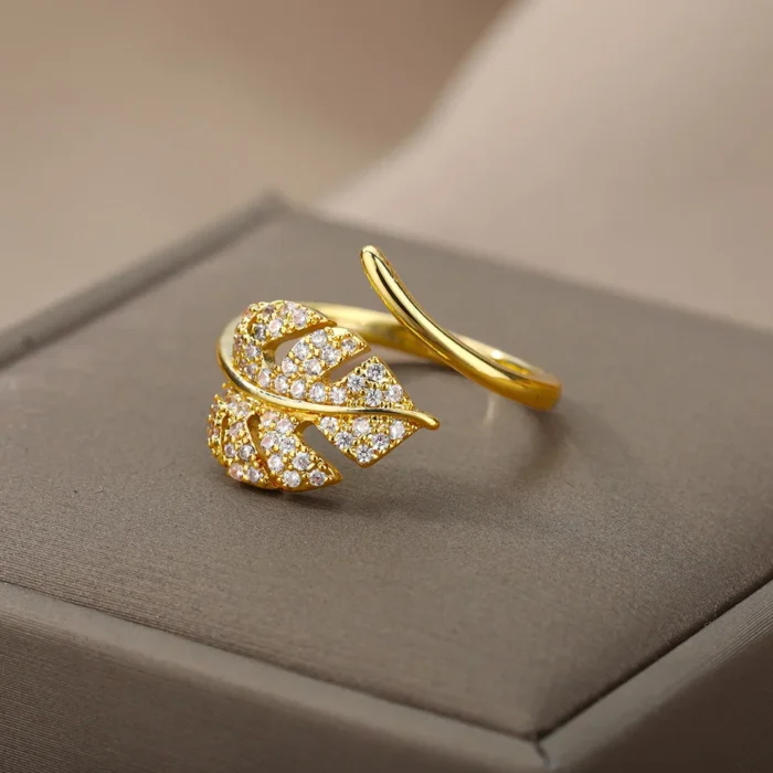Women's gold ring with leaf design and fashionable 18k gold - gold color - special and professional design - Image 2