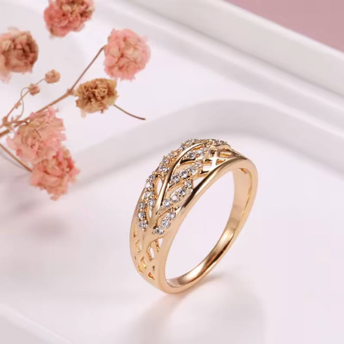 Women's leaf-shaped ring, rose gold, with natural white gemstones, excellent quality - Image 3