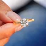 Women's gold ring with luxery diamond gemstone and 100% genuine - Image 4