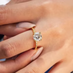Women's gold ring with luxery diamond gemstone and 100% genuine - Image 3