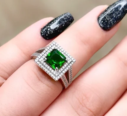 Full Pavé Square Women’s Emerald Gold Ring – Code 10514