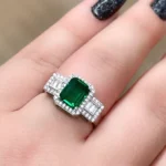Women’s Emerald Gemstone Gold Ring – Square Block Design – Code 10517