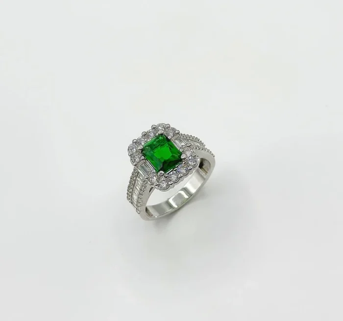 Women’s Emerald Gemstone Ring – Gold, Code 10702