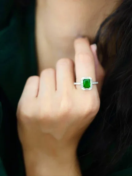 Women’s Emerald Gemstone Ring – Rectangular Design, Code 10826
