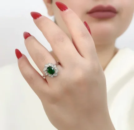 Leaf Design Women’s Emerald Gold Ring – Code 11069