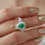 Teardrop Leaf Floral Emerald Gold Ring – Code 11086
