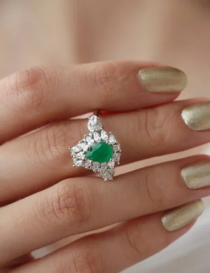 Teardrop Leaf Floral Emerald Gold Ring – Code 11086