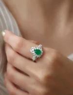 Teardrop Leaf Floral Emerald Gold Ring – Code 11086