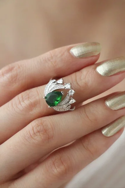 Emerald Gold Crown Design Ring – Code 11087