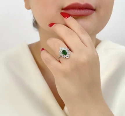 Medium Blossom Emerald Gold Ring – Code 11186