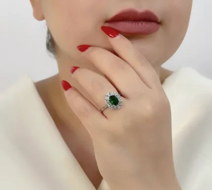 Simple and Chic Oval Women’s Emerald Gold Ring – Code 11187