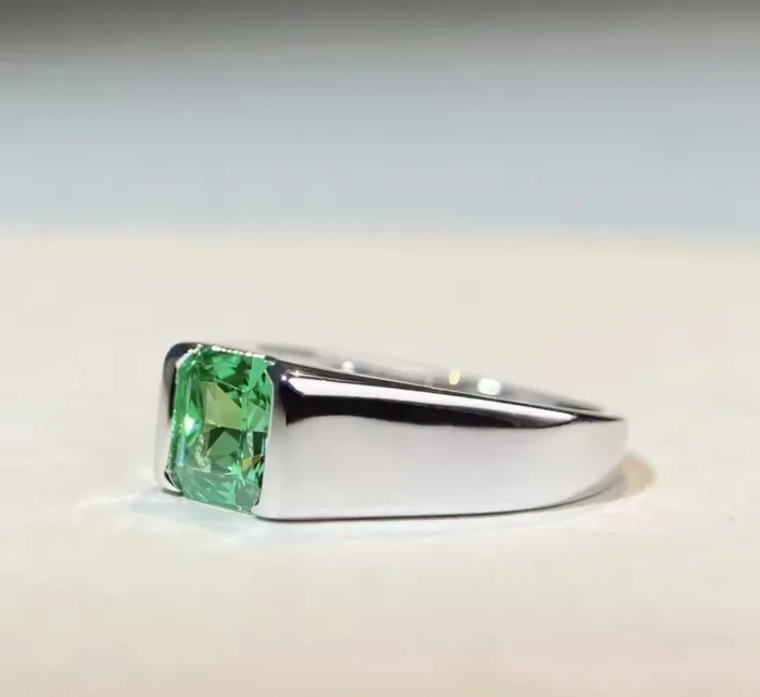 IMAGE_URL" alt="Platin Smaragd Diamantring aus massivem PT950 für Herren