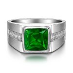 sparkling emerald gold ring
