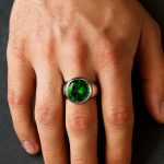 Emerald Circle Ring for Men – Bold and Seductive Luxury Design - Image 2